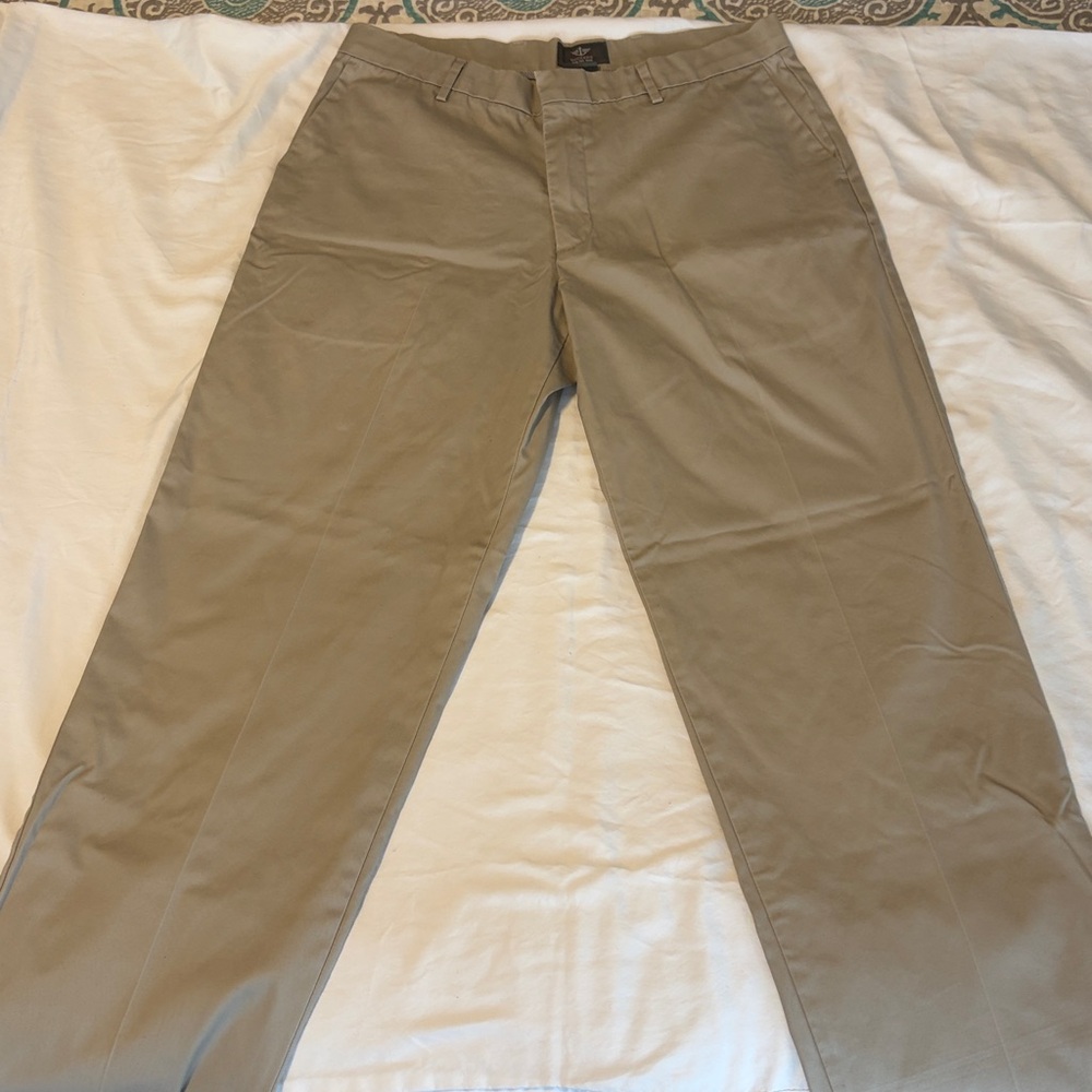 Dockers Men's Khaki Chinos